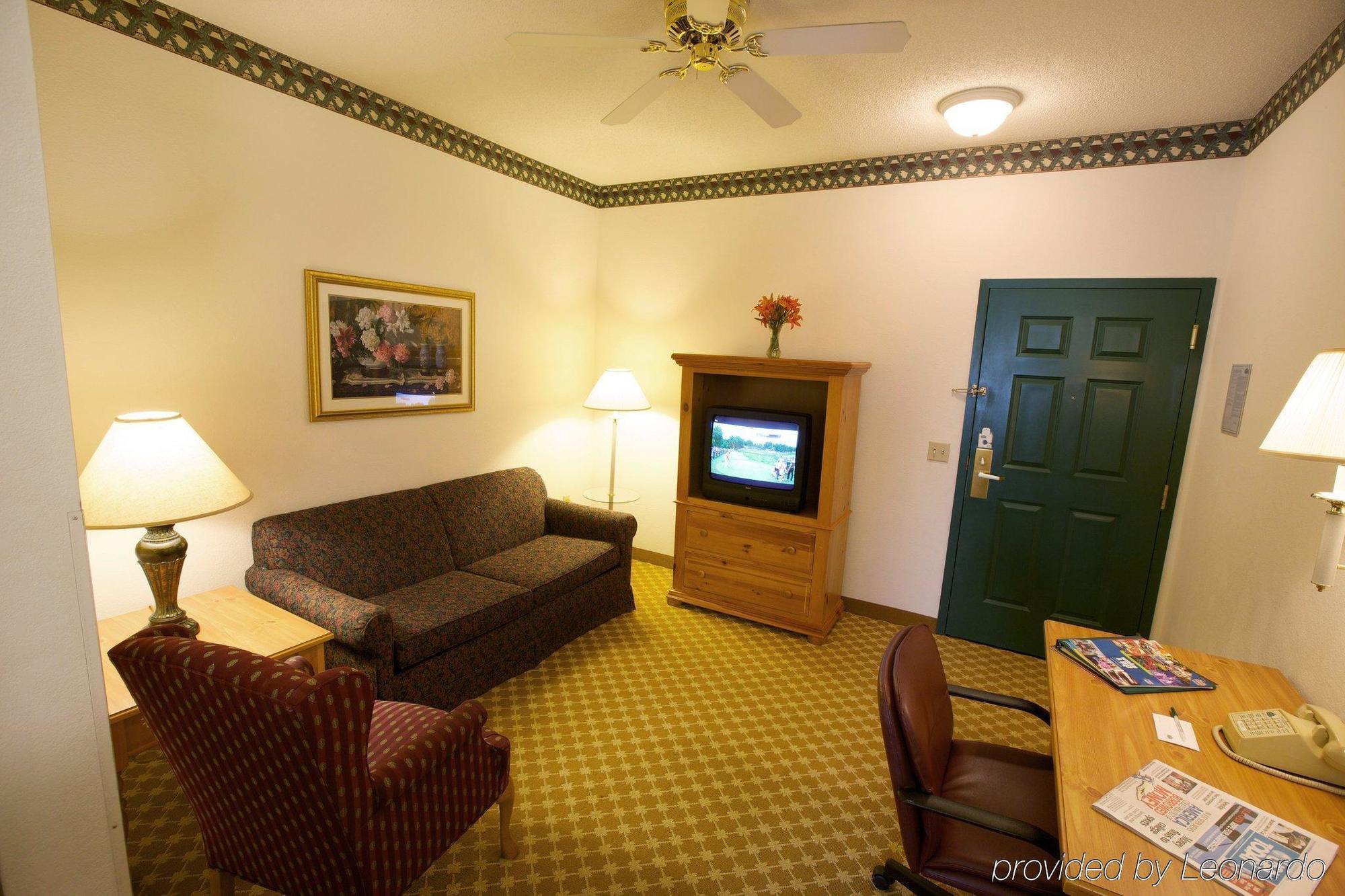 Lancaster Inn & Suites Manheim Exterior foto