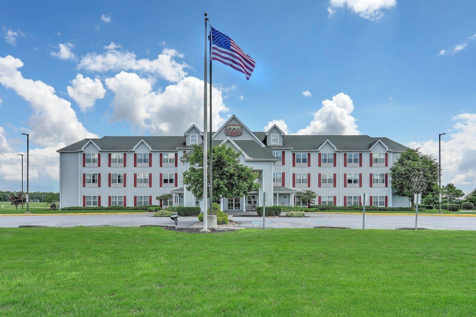Lancaster Inn & Suites Manheim Exterior foto