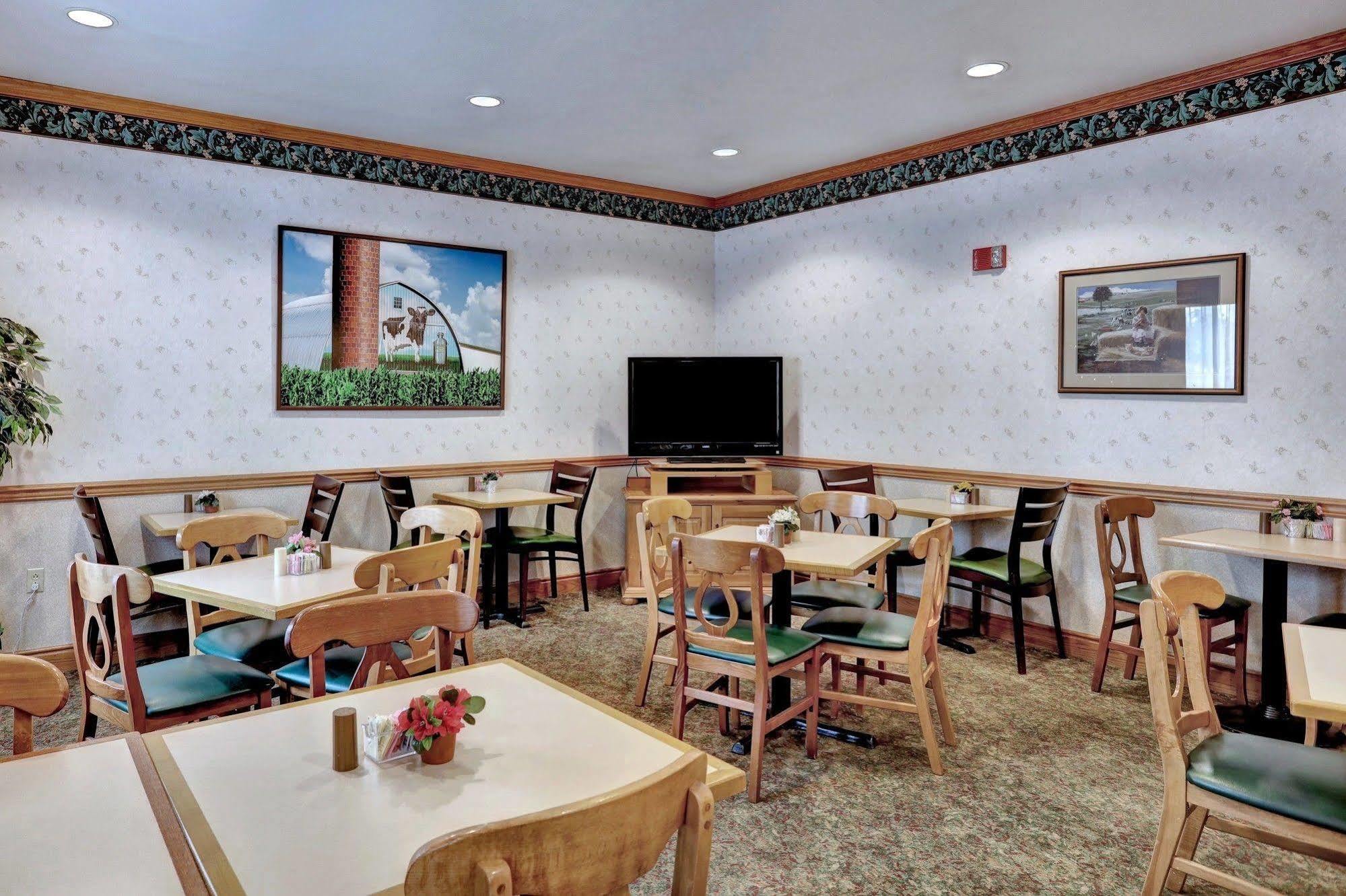 Lancaster Inn & Suites Manheim Exterior foto