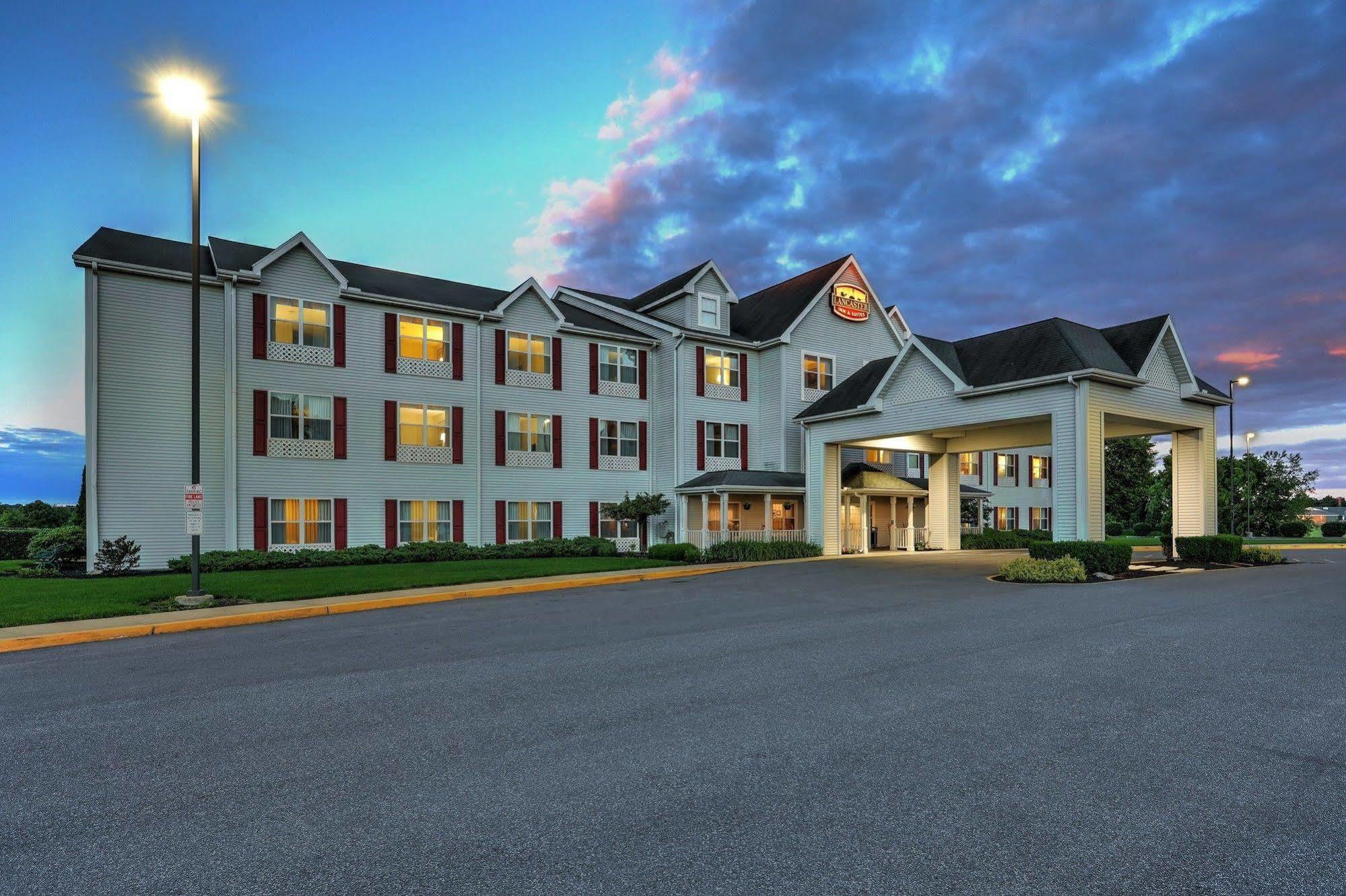 Lancaster Inn & Suites Manheim Exterior foto